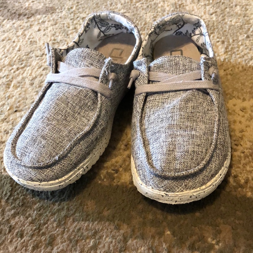 Hey Dude Size 5